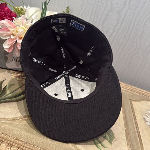 Vintage New Era Famous Stars & Straps 100% Wool Fitted Cap Hat Travis Barker Y2K - Picture 7 of 12